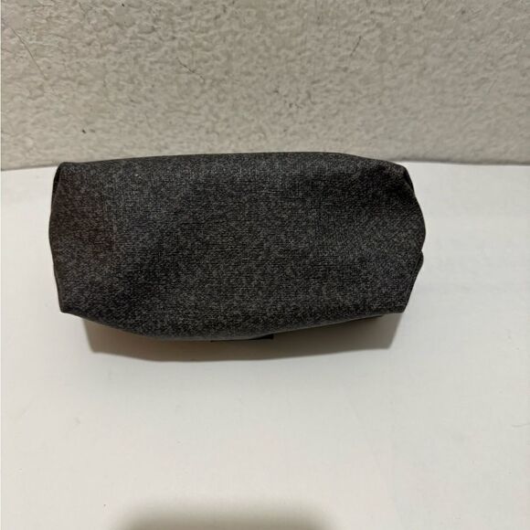 Tumi Delta First Class Travel Pouch - Picture 8 of 12